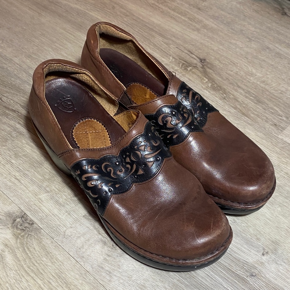 Ariat Brown Leather Slip-On Clogs with Black Detailing